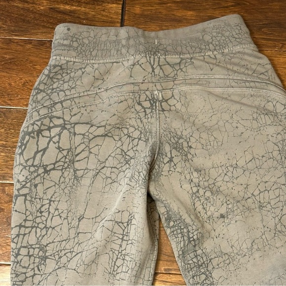 Lululemon Warm Down Jogger 7/8 Length - Picture 7 of 10